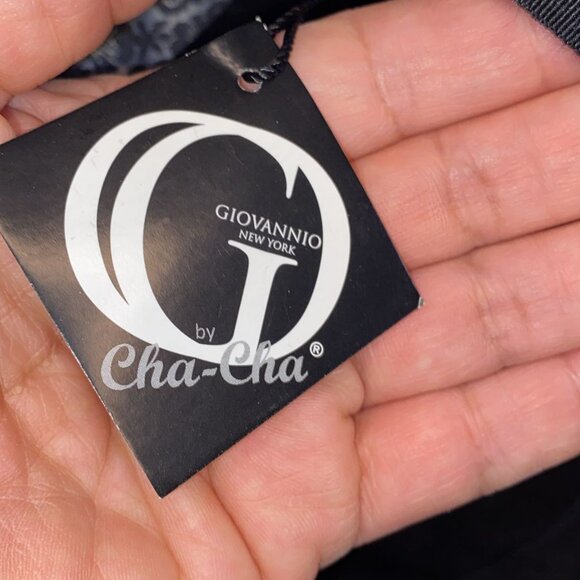 Hat with bird and flower patches by Giovannio New York - Picture 3 of 8